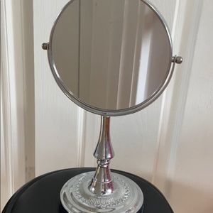 Stand up mirror